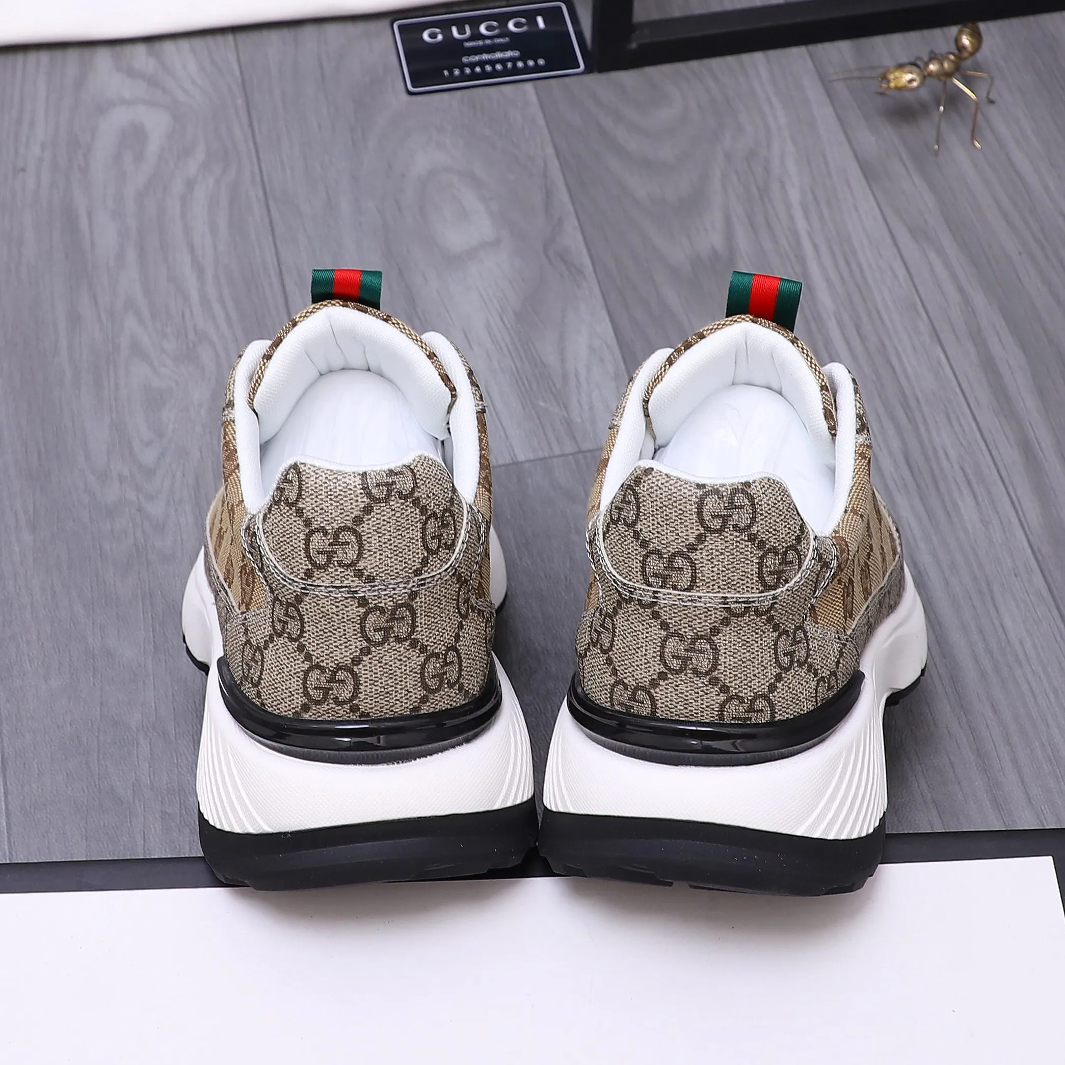 Men's shoes 💰460 Product trademark: GUCCI "Gucci" casual shoes Regular size: 38-44 (45 is custom-made and non-returnable) Product materials: Selected cowhide stitching breathable woven upper, breathable mesh lining, rubber outsole